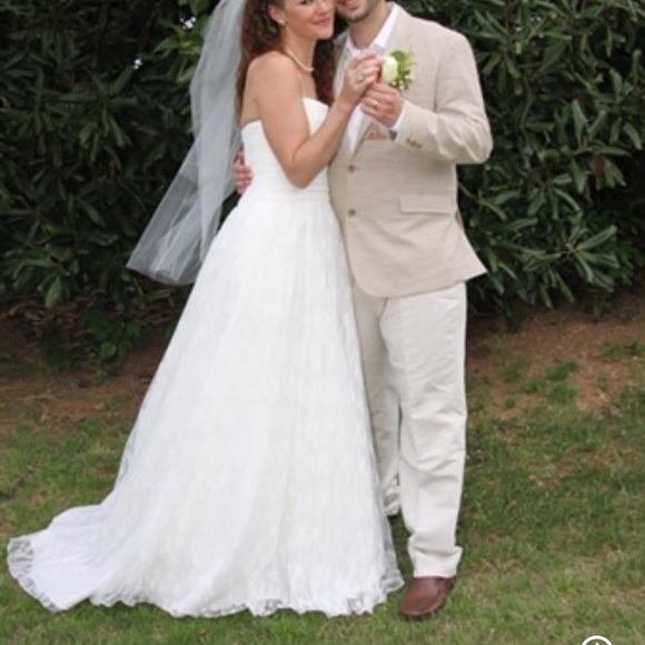 Size 4 David’s Bridal wedding dress! Only worn for a couple of hours! - Picture 2 of 2